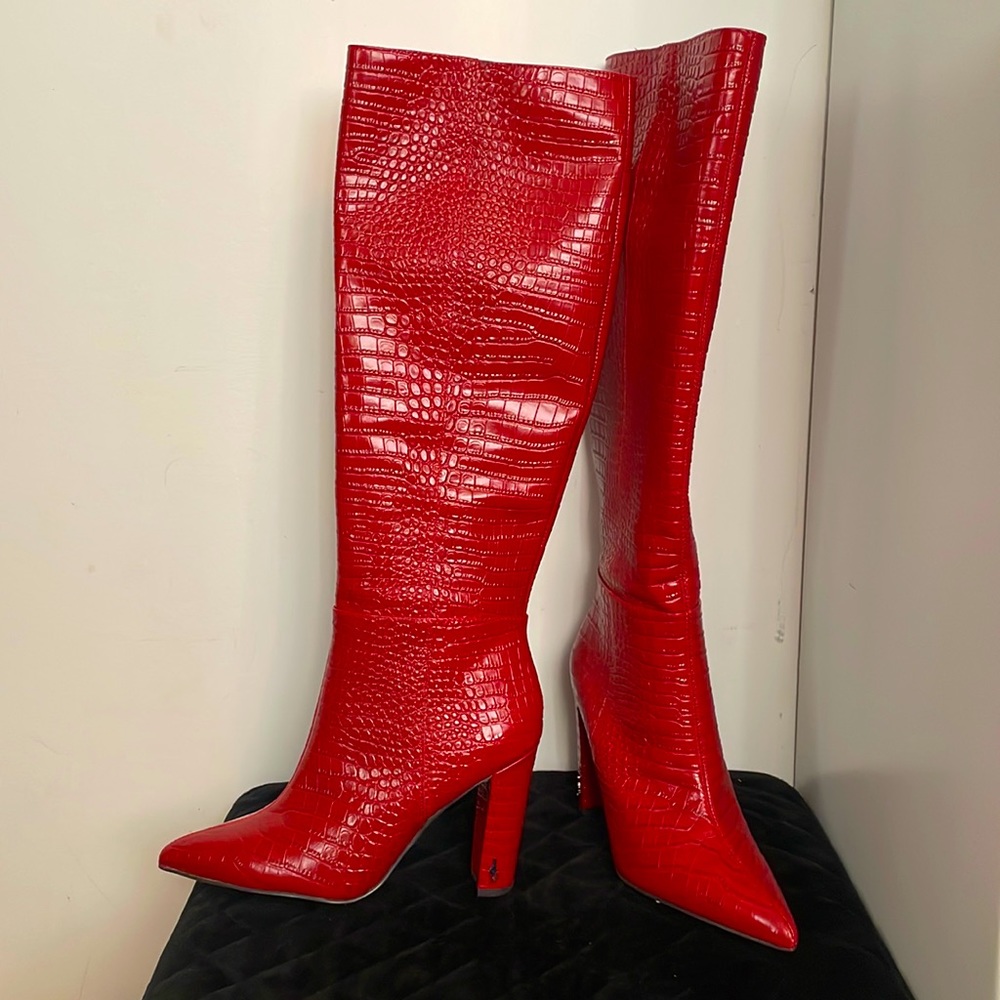 Sam Edelman, Size 6.5M Boot, with its original box, Never warned. Spice Red